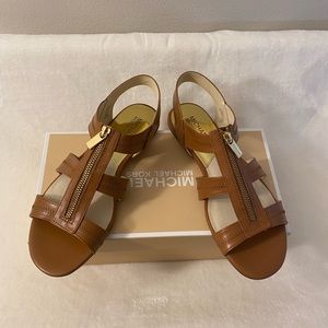 MICHAEL BY MICHAEL KORS BERKLEY FLAT